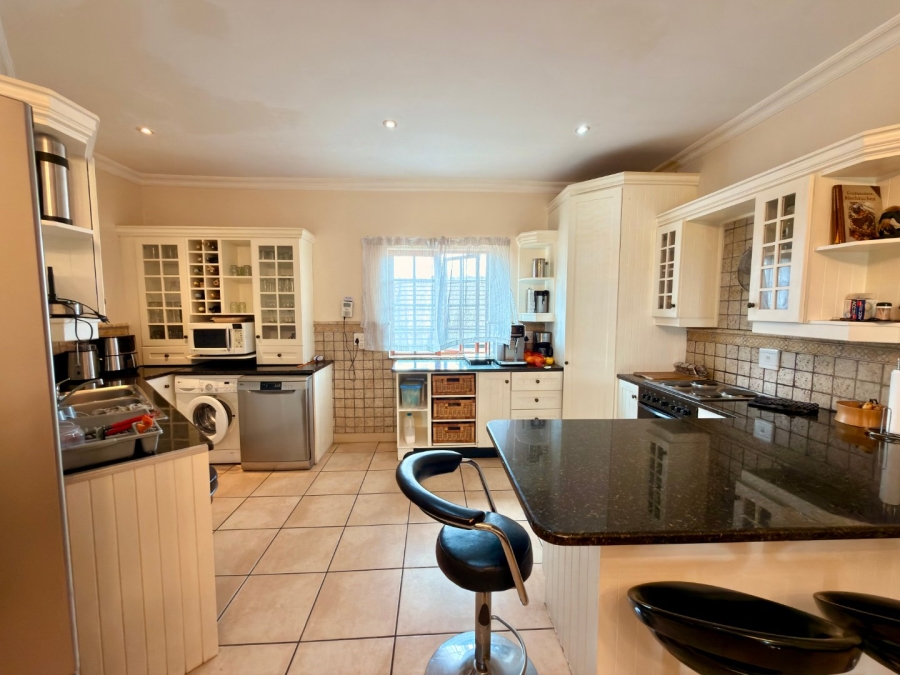 To Let 3 Bedroom Property for Rent in Landsmeer Residential Estate North West